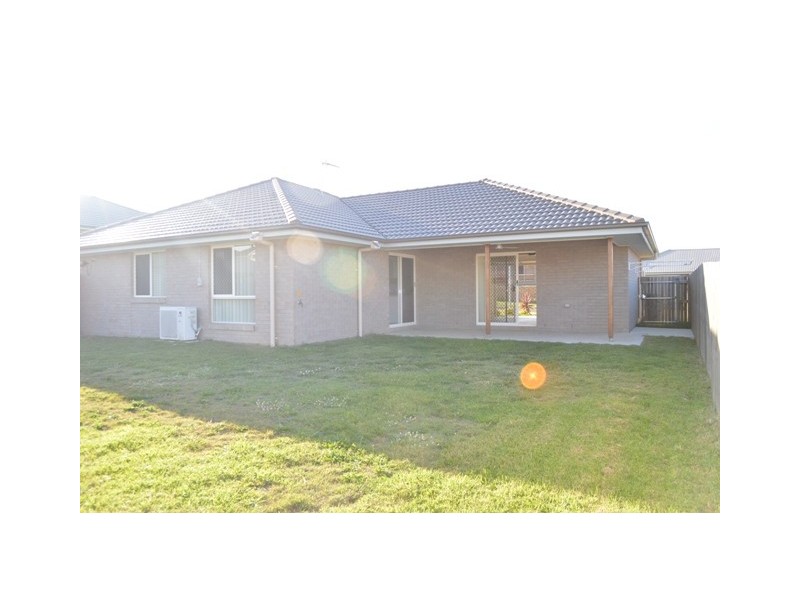18 Sweeney Street, Kearneys Spring QLD 4350