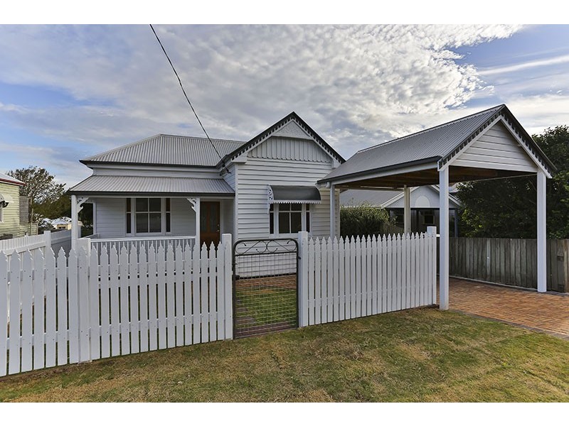 36 Rhyde Street, Mount Lofty QLD 4350