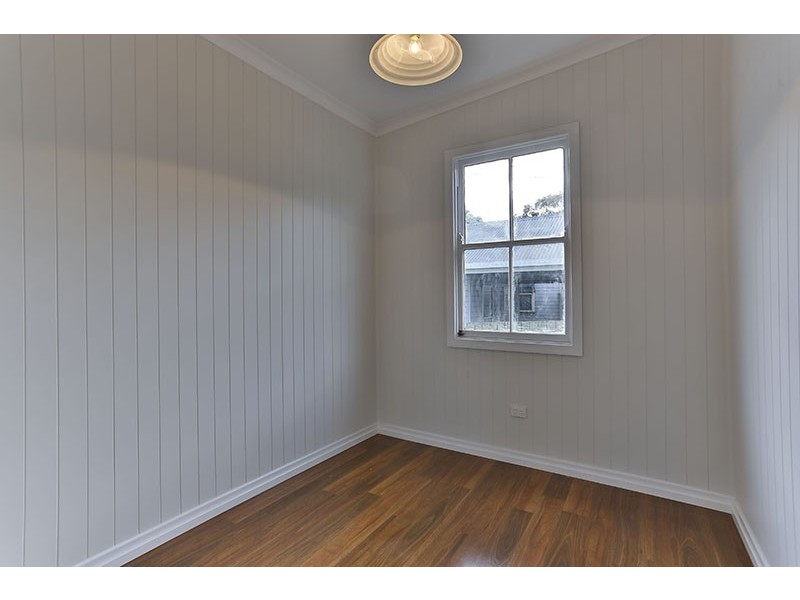 36 Rhyde Street, Mount Lofty QLD 4350