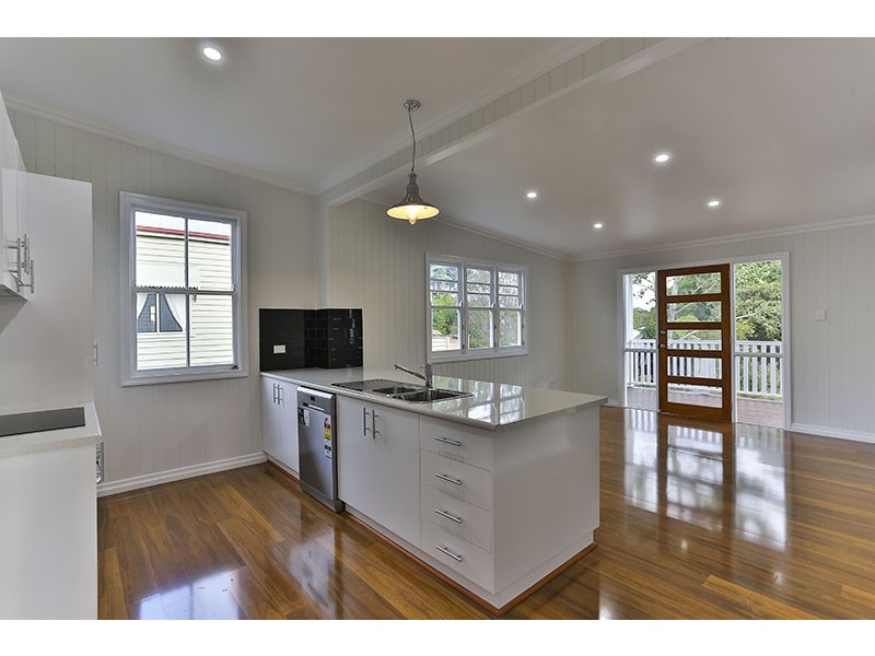 36 Rhyde Street, Mount Lofty QLD 4350