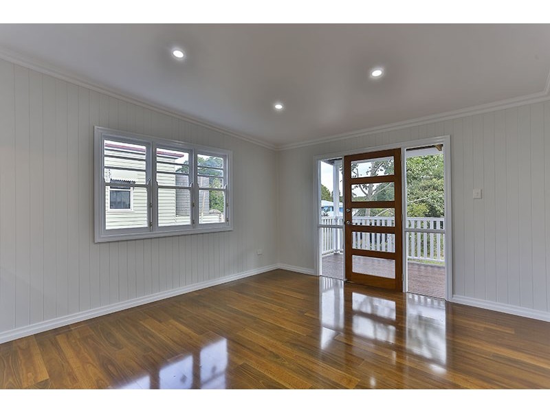 36 Rhyde Street, Mount Lofty QLD 4350