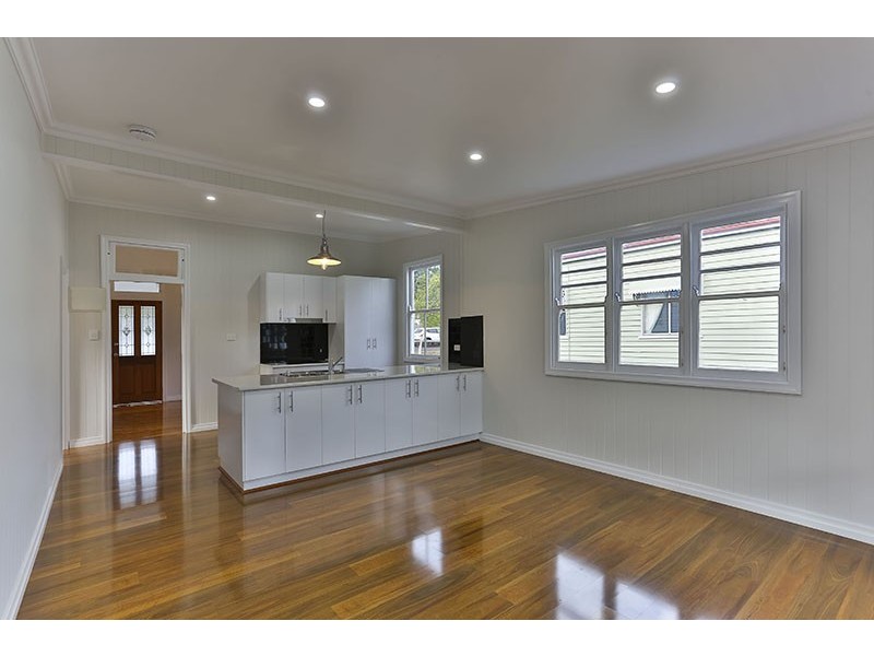 36 Rhyde Street, Mount Lofty QLD 4350