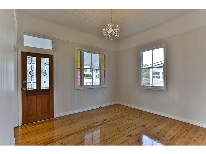 36 Rhyde Street, Mount Lofty QLD 4350