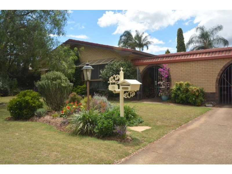 19 Trousdell Court, Rockville QLD 4350