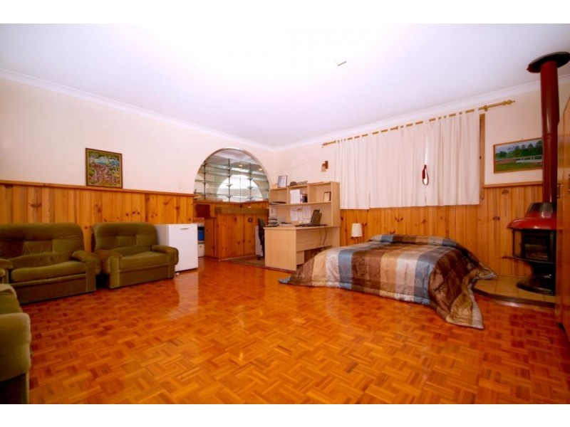 19 Trousdell Court, Rockville QLD 4350