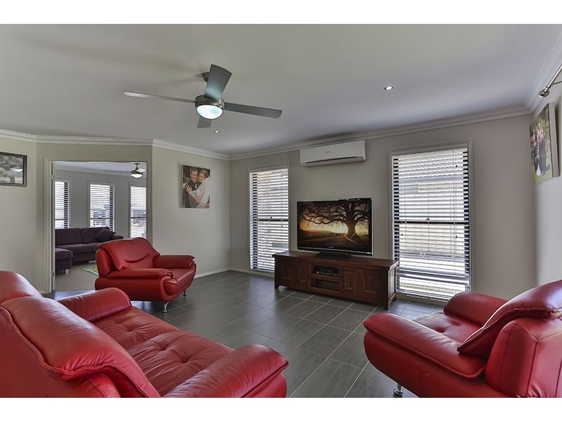 18 Ashford Drive, Wyreema QLD 4352