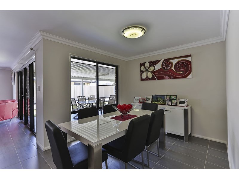 18 Ashford Drive, Wyreema QLD 4352