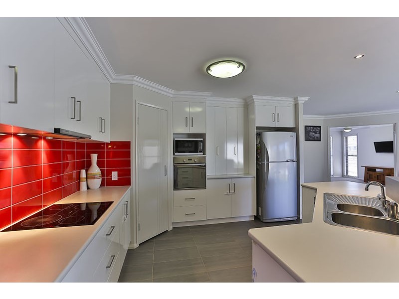 18 Ashford Drive, Wyreema QLD 4352