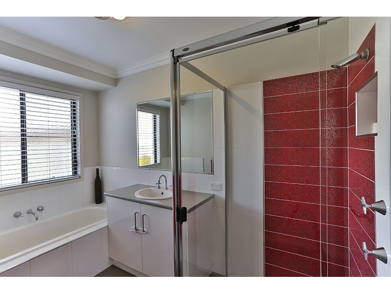18 Ashford Drive, Wyreema QLD 4352