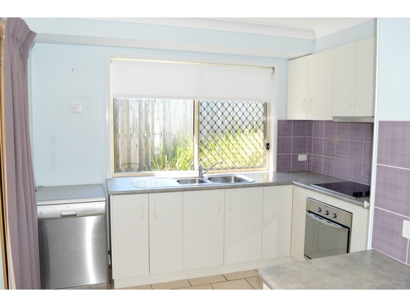 2/2 Todd Court, Kearneys Spring QLD 4350