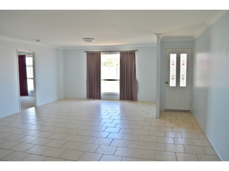 2/2 Todd Court, Kearneys Spring QLD 4350
