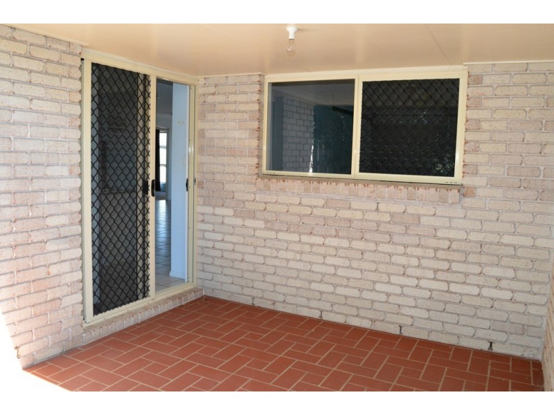 2/2 Todd Court, Kearneys Spring QLD 4350
