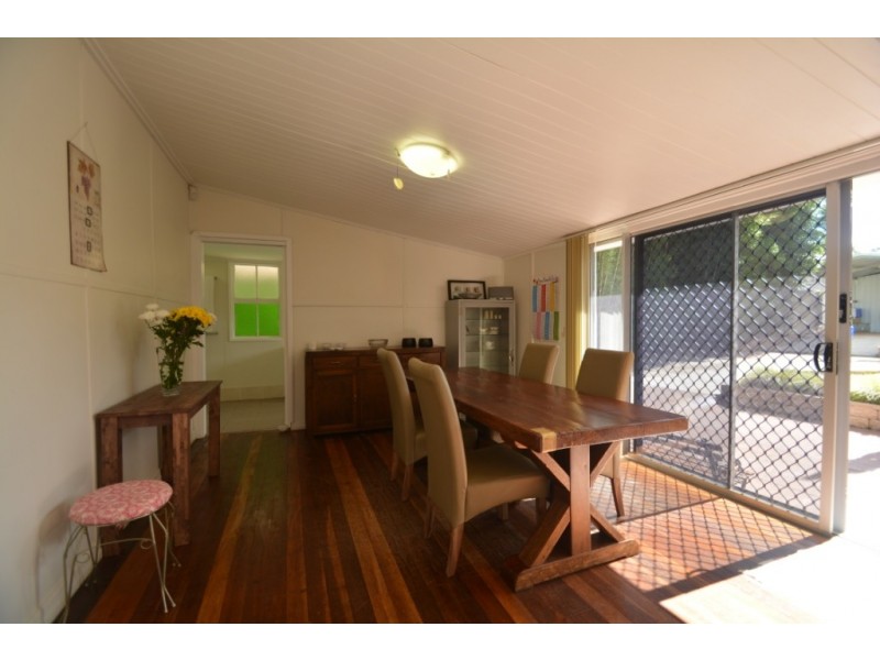 103 Bridge Street, Mount Lofty QLD 4350