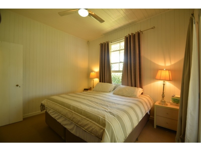 103 Bridge Street, Mount Lofty QLD 4350