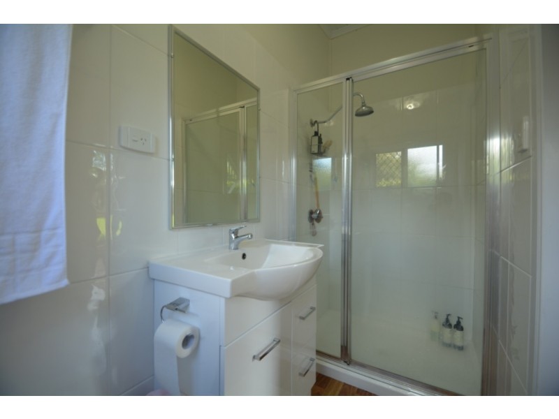 103 Bridge Street, Mount Lofty QLD 4350