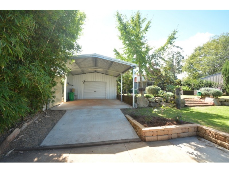 103 Bridge Street, Mount Lofty QLD 4350
