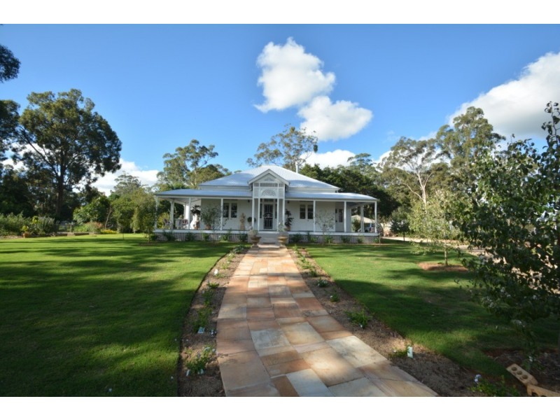 31 Edward Street, Pechey QLD 4352