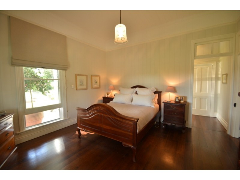 31 Edward Street, Pechey QLD 4352