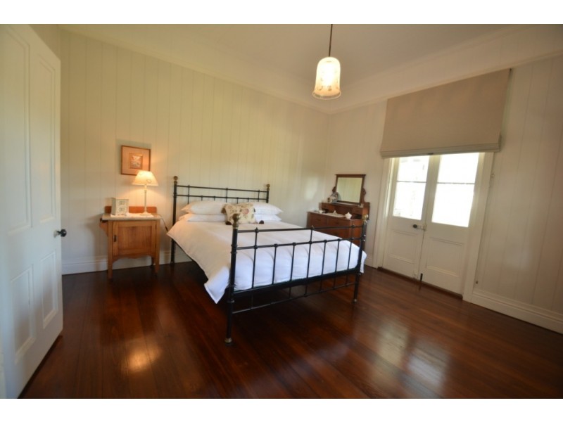 31 Edward Street, Pechey QLD 4352
