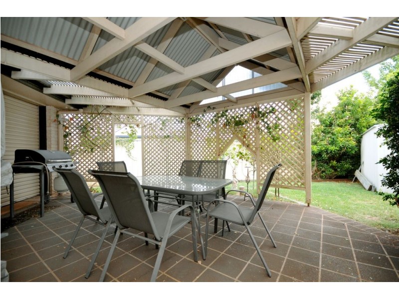 17 Chelwyn Street, Middle Ridge QLD 4350