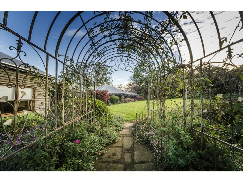 214 Happy Valley Road, Cabarlah QLD 4352