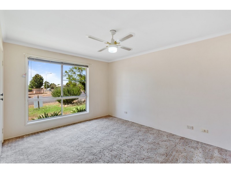 2 Albion Street, Kearneys Spring QLD 4350