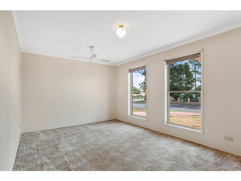 2 Albion Street, Kearneys Spring QLD 4350