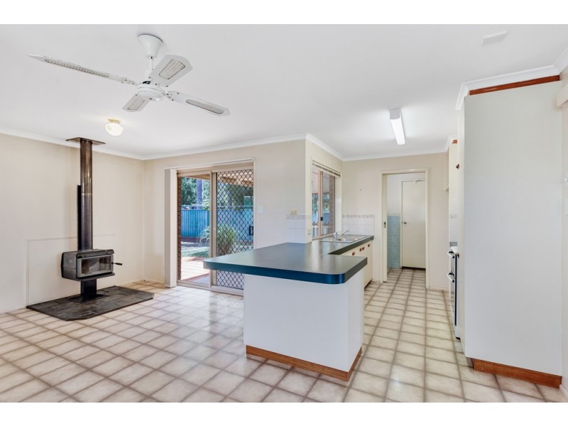 2 Albion Street, Kearneys Spring QLD 4350