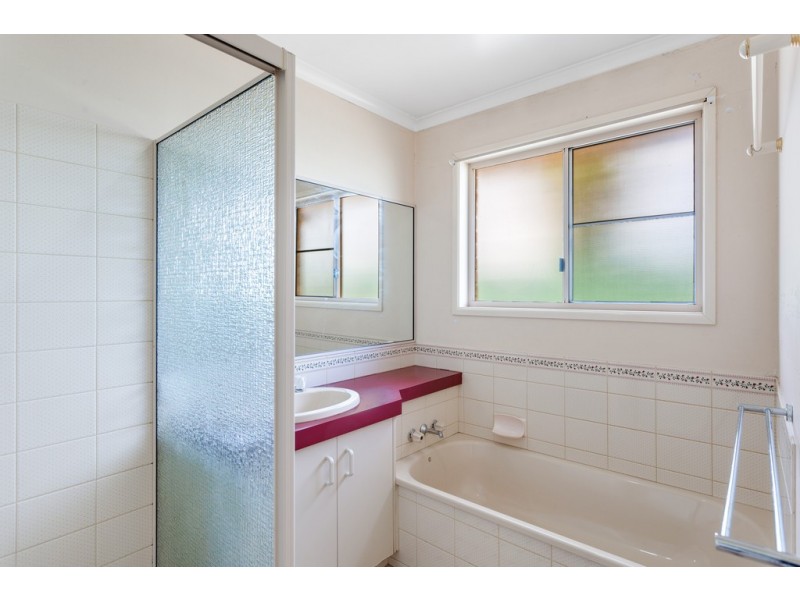 2 Albion Street, Kearneys Spring QLD 4350