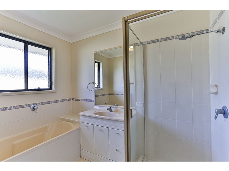 7 Eric Court, Cambooya QLD 4358
