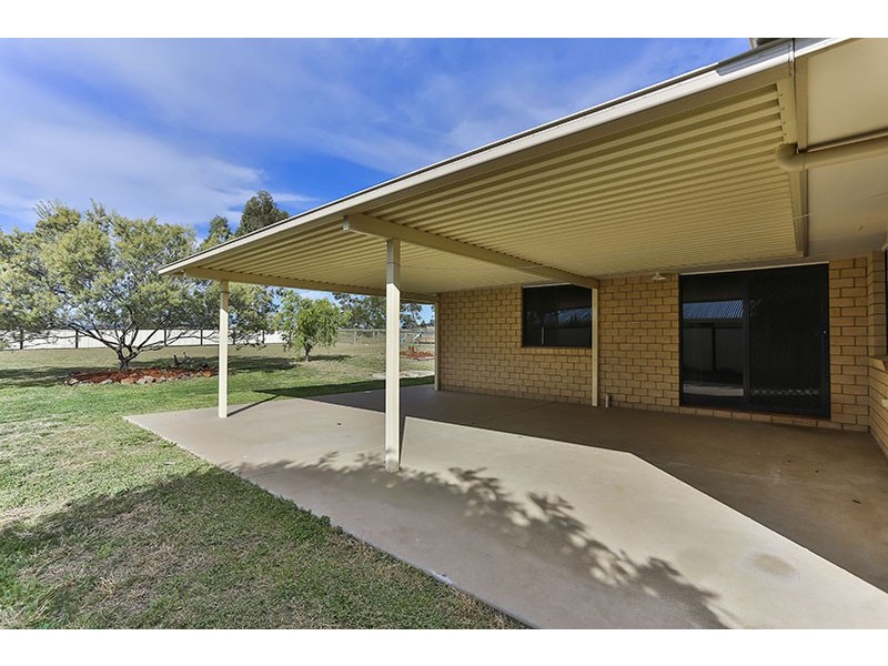 7 Eric Court, Cambooya QLD 4358