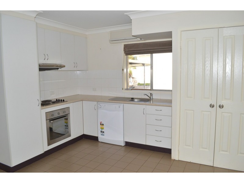 2/162a Geddes Street, South Toowoomba QLD 4350