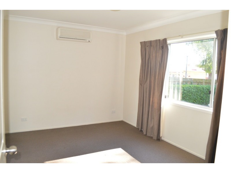 2/162a Geddes Street, South Toowoomba QLD 4350