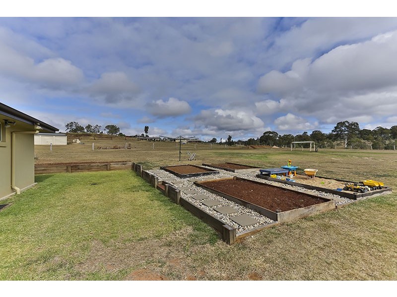 23 Willis Road, Meringandan West QLD 4352
