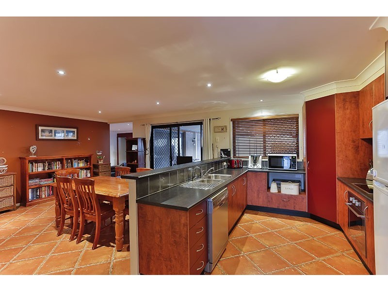 9 Kurrajong Court, Meringandan West QLD 4352