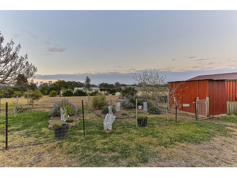 9 Kurrajong Court, Meringandan West QLD 4352