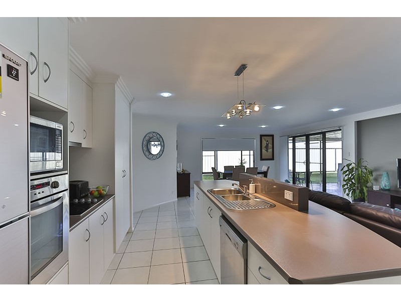 18 Wellington Street, Wyreema QLD 4352