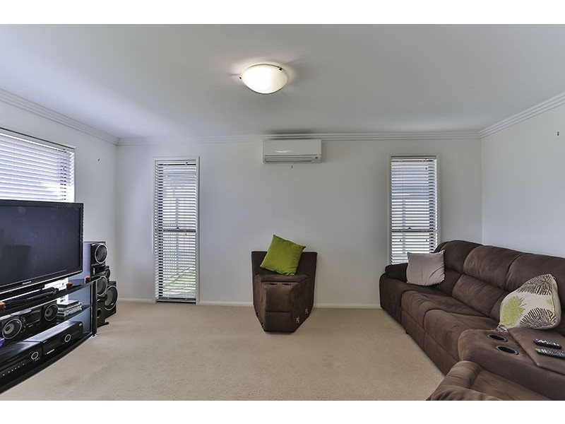 18 Wellington Street, Wyreema QLD 4352