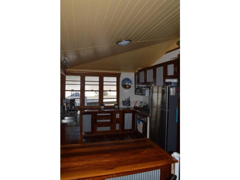11 Charles Street, Newtown QLD 4350