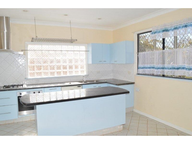 415 Tor Street, Newtown QLD 4350