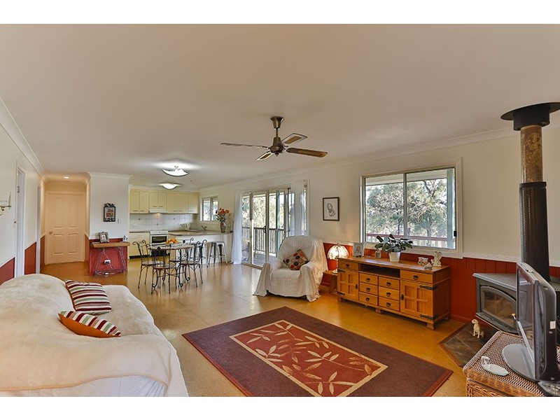 6 Clover Court, Meringandan West QLD 4352