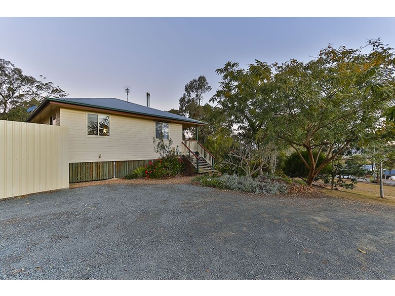 6 Clover Court, Meringandan West QLD 4352