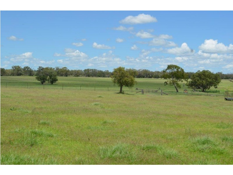 102 Crighton Road, Biddeston QLD 4401