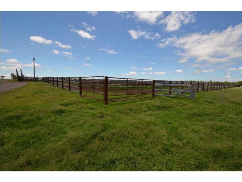 102 Crighton Road, Biddeston QLD 4401