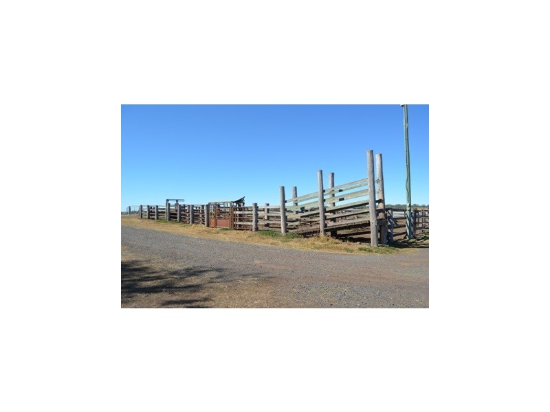 102 Crighton Road, Biddeston QLD 4401