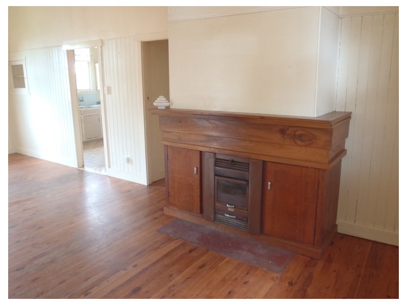 16a Wallace Street, Newtown QLD 4350