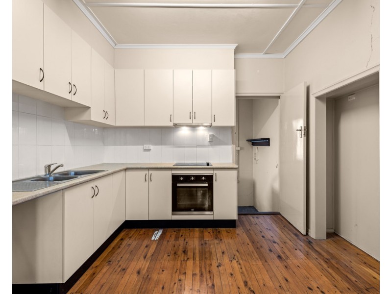 352 South Street, Harristown QLD 4350