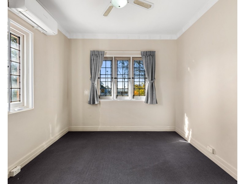 352 South Street, Harristown QLD 4350