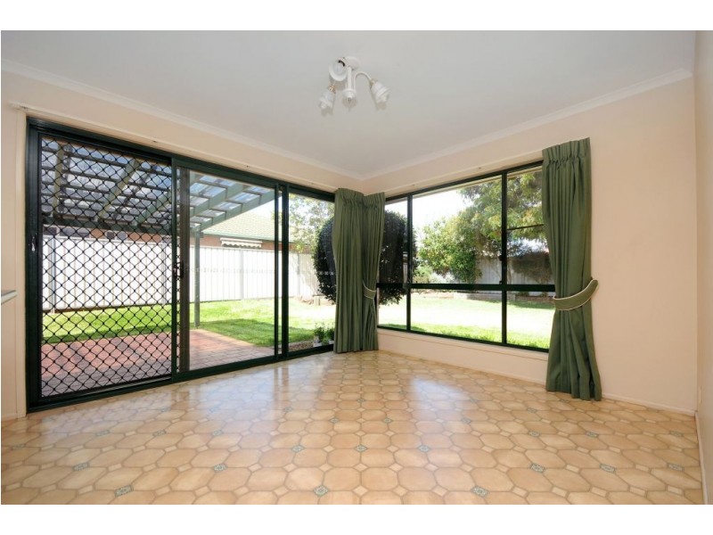 14 Sondergeld Court, Kearneys Spring QLD 4350