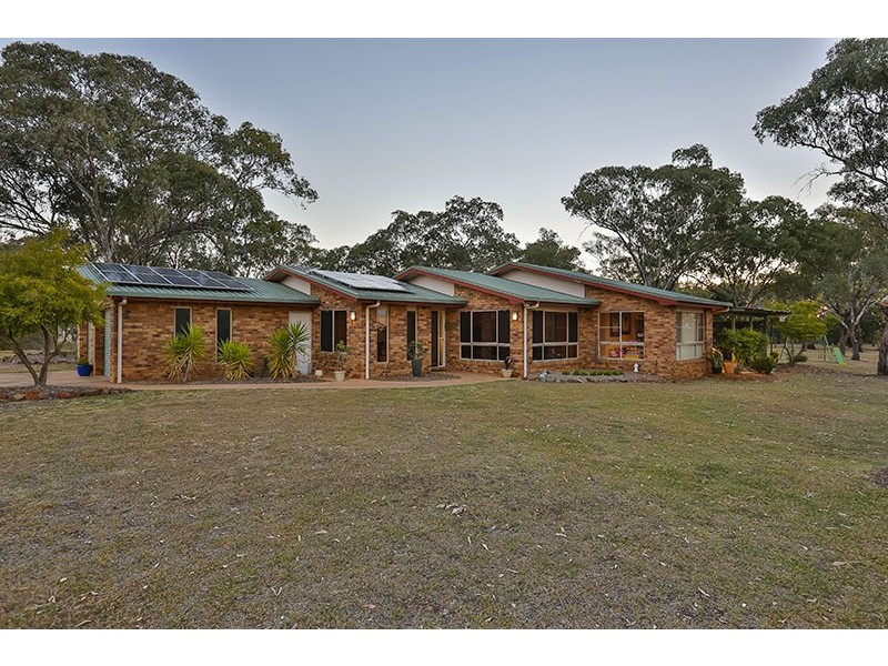 5 Langton Crescent, Oakey QLD 4401